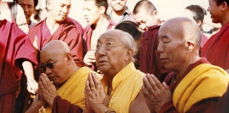 Đạo sư và đệ tử – Coi thầy là Phật hay giống như Phật?