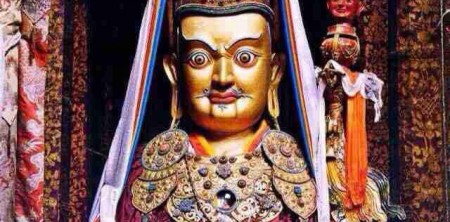 Lời khuyên từ các bậc Thầy về sự Quá tải trong Thực hành và Quá nhiều Giới nguyện