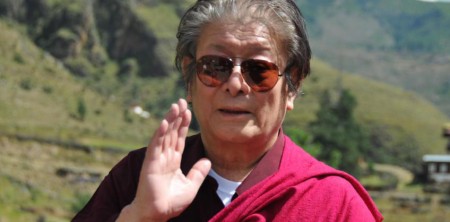 Hai thái cực và vượt lên hai thái cực