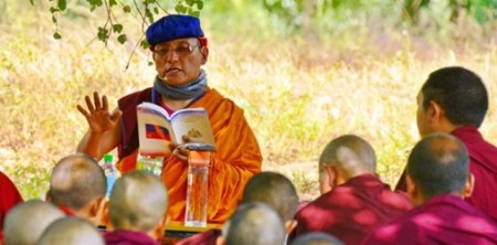 Những điều cần biết trong nghi lễ giao tiếp với bậc Thượng sư và Tăng đoàn Kim Cương Thừa